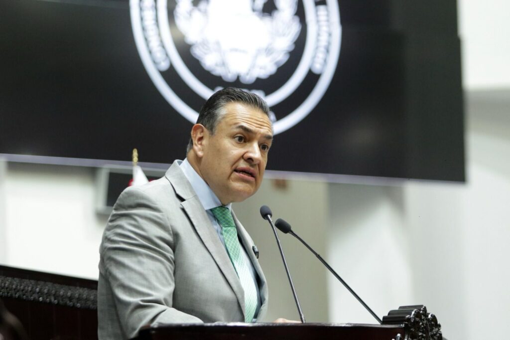 Francisco Téllez impulsa reforma que garantice espacios deportivos seguros y libres de violencia