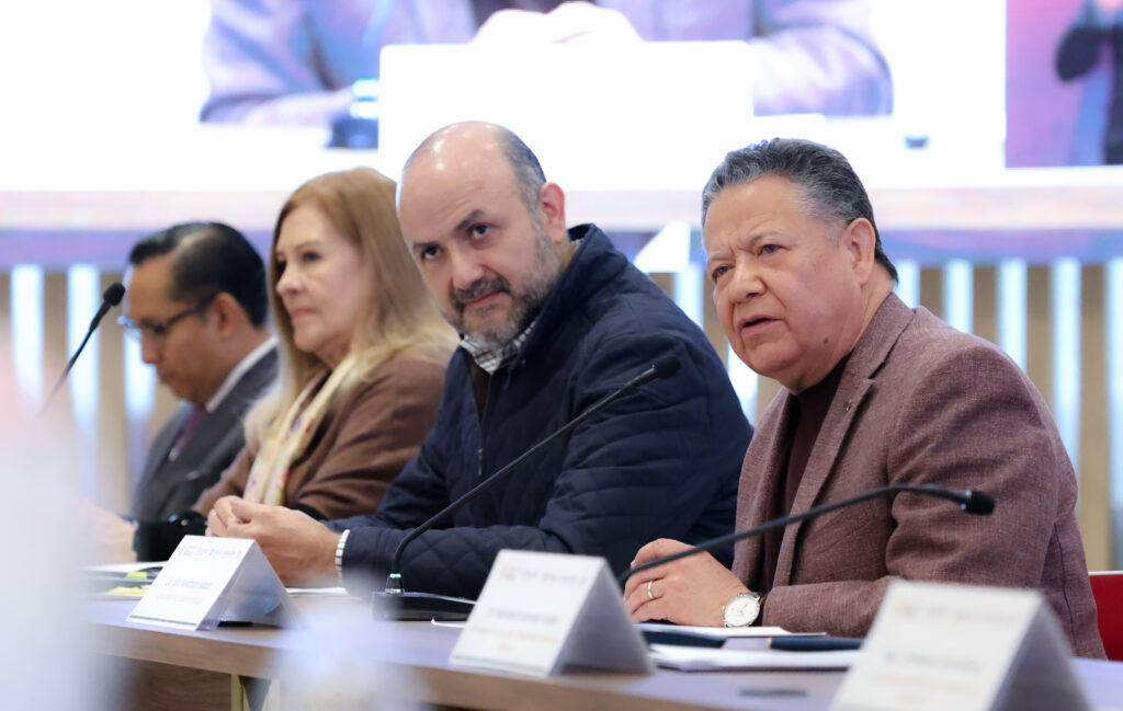 Julio Menchaca respalda el fortalecimiento de la educación superior