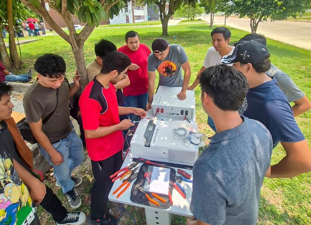 Estudiantes de la UPH fortalecen competencias en energía solar